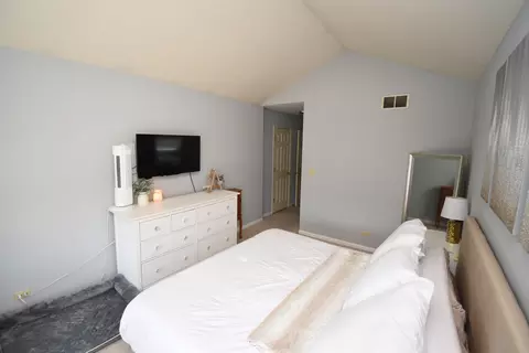Bedroom - 5585 Lavender Ct, Rolling Meadows, IL 60008 photo 5 of 6