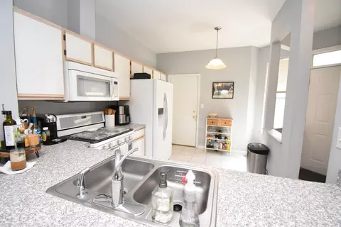 Kitchen - 5585 Lavender Ct, Rolling Meadows, IL 60008 photo 2 of 3