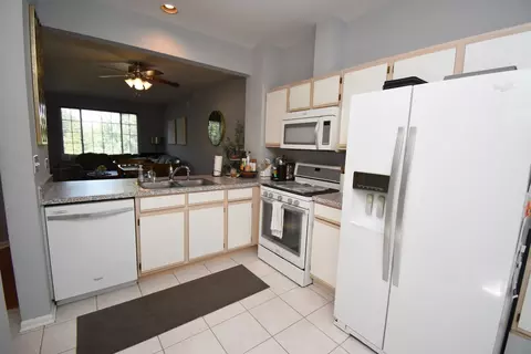 Kitchen - 5585 Lavender Ct, Rolling Meadows, IL 60008 photo 1 of 3