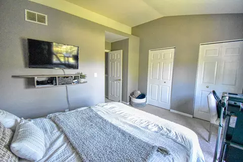 Bedroom - 5585 Lavender Ct, Rolling Meadows, IL 60008 photo 3 of 6