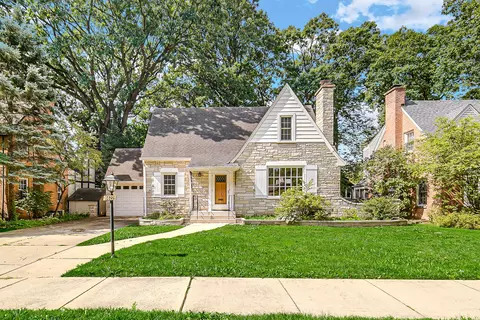 6622 N Hiawatha Ave, Chicago, IL 60646