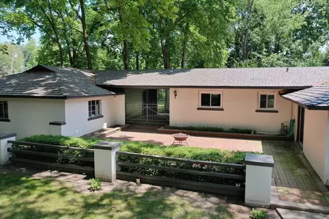 8 Chatham Cir, Kankakee, IL 60901 photo 4
