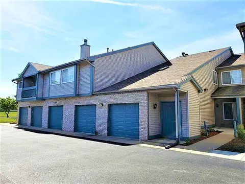 2408 Windward Blvd #102, Champaign, IL 61821