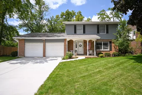 206 White Oak Dr, Wheaton, IL 60187