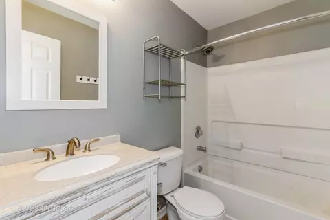 Bath - 3868 Munson St, Plano, IL 60545 photo 3 of 3