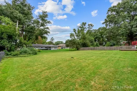 Exterior - 426 James Ct, Algonquin, IL 60102 photo 6 of 6
