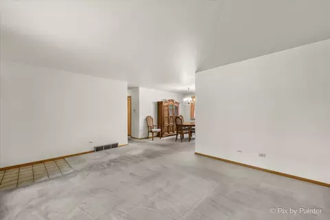 Living - 426 James Ct, Algonquin, IL 60102 photo 3 of 5