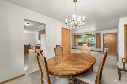Dining - 426 James Ct, Algonquin, IL 60102 photo 2 of 2