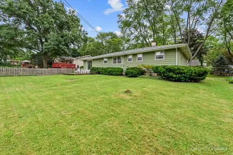 Exterior - 426 James Ct, Algonquin, IL 60102 photo 5 of 6