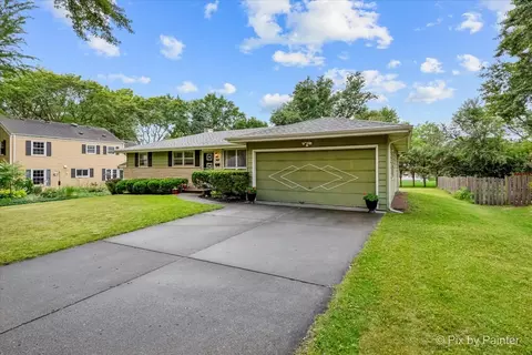 Exterior - 426 James Ct, Algonquin, IL 60102 photo 4 of 6