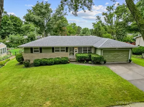 426 James Ct, Algonquin, IL 60102