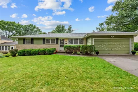 Exterior - 426 James Ct, Algonquin, IL 60102 photo 2 of 6