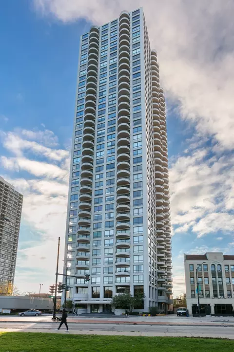 2020 N Lincoln Park W #32L, Chicago, IL 60614