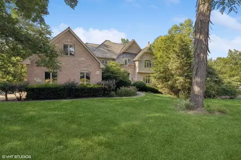 28630 N Sky Crest Dr, Mundelein, IL 60060