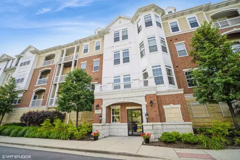2701 Commons Dr #202, Glenview, IL 60026