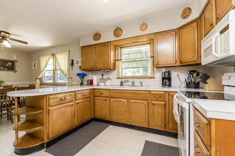 1202 Russell St, Normal, IL 61761 photo 8