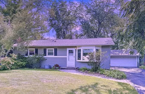 1185 Highland Rd, Mundelein, IL 60060