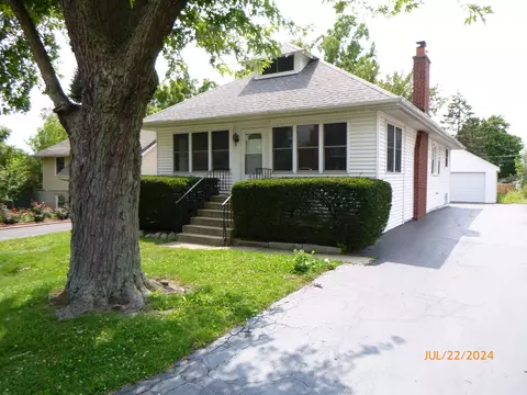 4104 Liberty Blvd, Westmont, IL 60559