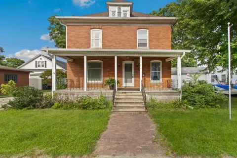 215 S Dixon Ave, Dixon, IL 61021