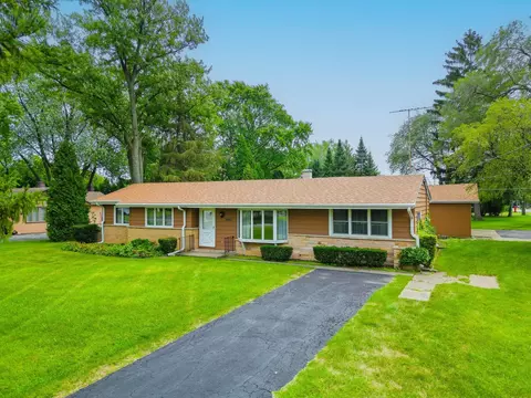 3891 Emerson Ave, Rolling Meadows, IL 60008 photo 2