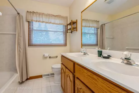 3891 Emerson Ave, Rolling Meadows, IL 60008 photo 18