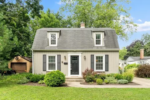804 N Lincoln Ave, Geneva, IL 60134