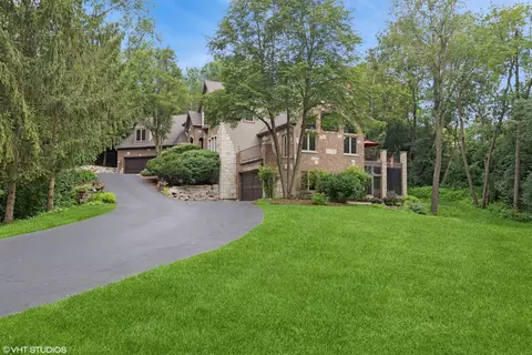 284 Fox Harbor Dr, Trout Valley, IL 60013