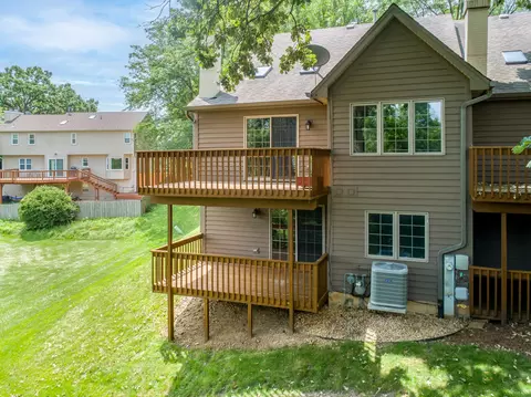 891 Millcreek Cir, Elgin, IL 60123 photo 24