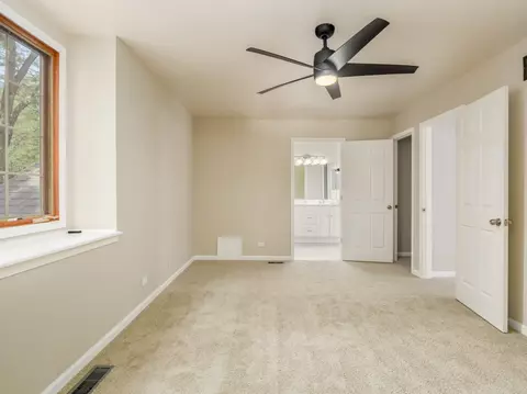 891 Millcreek Cir, Elgin, IL 60123 photo 11
