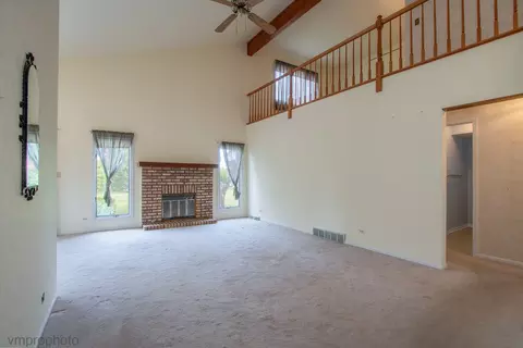 1675 Pebble Beach Dr, Hoffman Estates, IL 60169 photo 7
