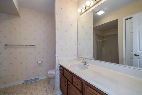 1675 Pebble Beach Dr, Hoffman Estates, IL 60169 photo 18