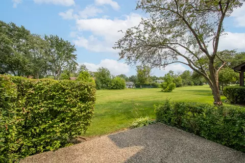 1675 Pebble Beach Dr, Hoffman Estates, IL 60169 photo 25