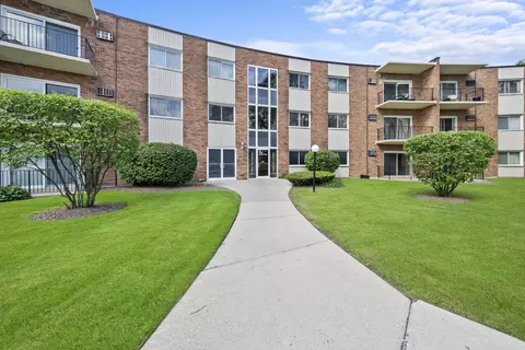 9716 S Karlov Ave #103, Oak Lawn, IL 60453