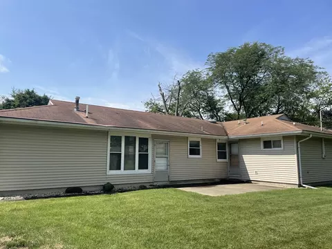 Exterior - 1185 W Vanmeter St, Kankakee, IL 60901 photo 2 of 4