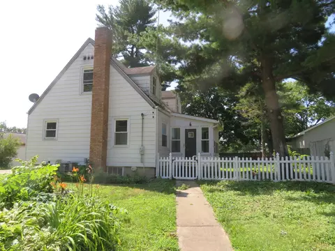 122 New St, Seneca, IL 61360