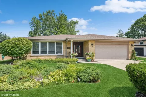 2200 Habberton Ave, Park Ridge, IL 60068