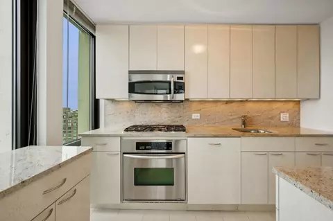 1 E Scott St #2109, Chicago, IL 60610 photo 4