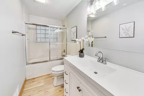 Bath - 325 Bellaire Ave, Des Plaines, IL 60016 photo 1 of 2