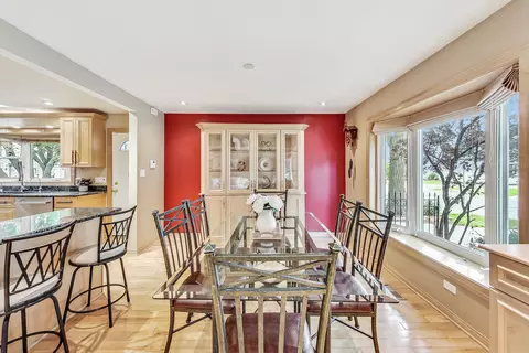 Dining - 325 Bellaire Ave, Des Plaines, IL 60016 photo 1 of 3