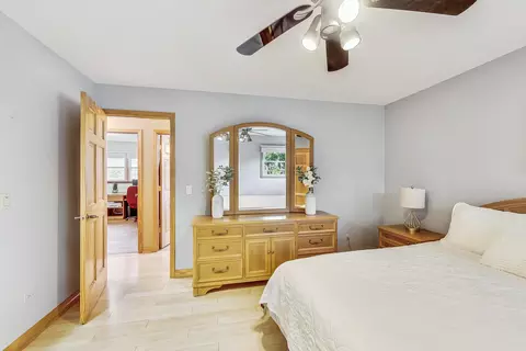 Bedroom - 325 Bellaire Ave, Des Plaines, IL 60016 photo 2 of 5