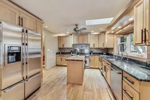 Kitchen - 325 Bellaire Ave, Des Plaines, IL 60016 photo 1 of 4