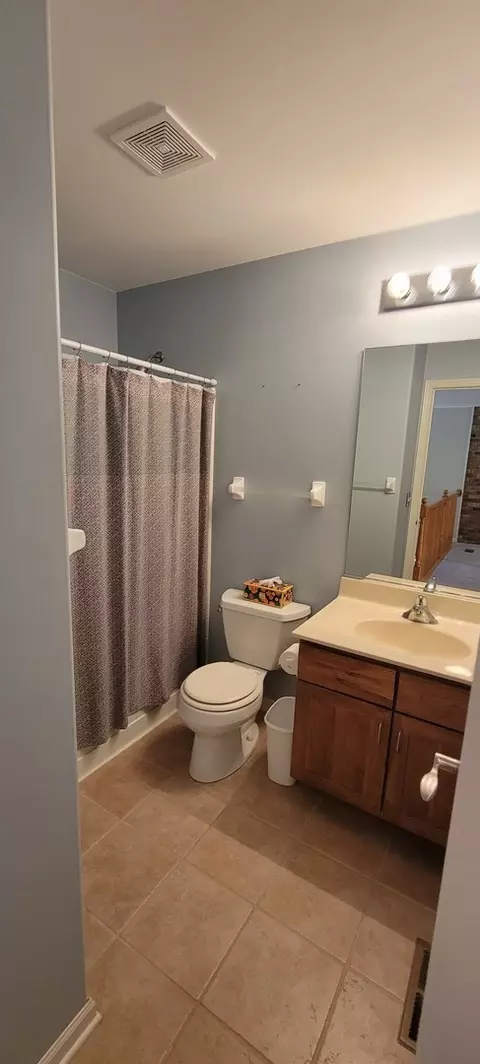 Bath - Undisclosed, Algonquin, IL 60102 photo 2 of 6