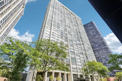 5445 N Sheridan Rd #1901, Chicago, IL 60640