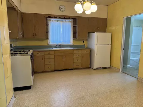 Kitchen - 327 Chaney Ave, Crest Hill, IL 60403 photo 3 of 3