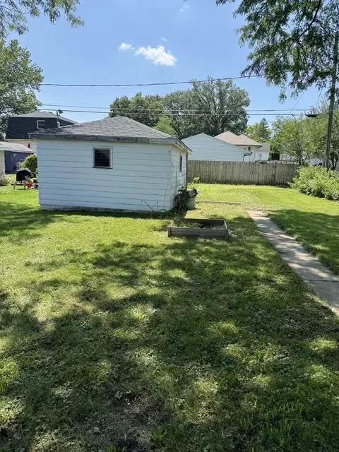 Exterior - 327 Chaney Ave, Crest Hill, IL 60403 photo 3 of 3