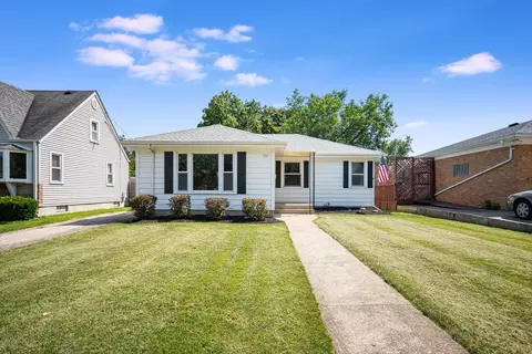 131 W Madison St, Villa Park, IL 60181