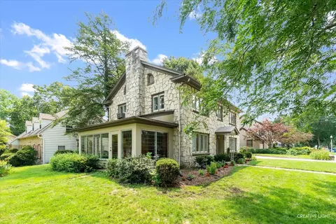 Exterior - 749 Oak Ave, Aurora, IL 60506 photo 4 of 6