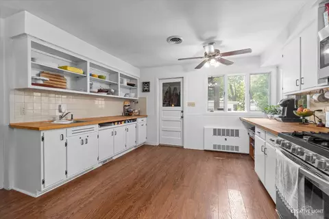 Kitchen - 749 Oak Ave, Aurora, IL 60506 photo 1 of 3