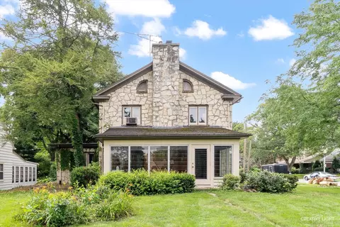 Exterior - 749 Oak Ave, Aurora, IL 60506 photo 5 of 6