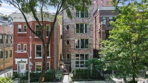 821 W Aldine Ave #3, Chicago, IL 60657